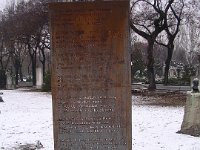 4. József Attila enlékműve avatás előtt